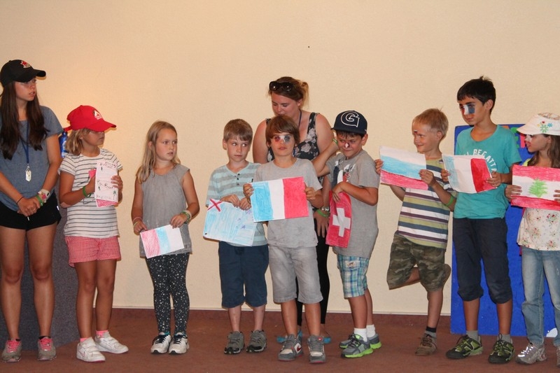 Village Camps International Summer Camp Leysin, Switzerland 2025-08-09 https://www.villagecamps.com/journals_admin/images/700-19-intl night (125).jpg